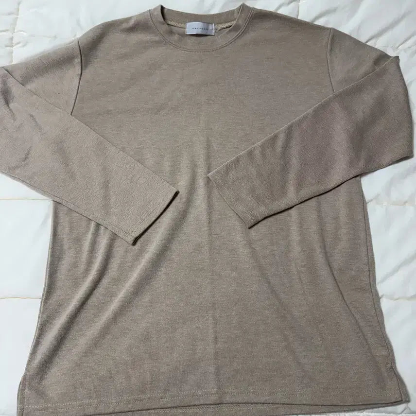 [BUNJANG] W&amp;P HOUSE Beige Round Neck Knit Sweater / W&amp;P HOUSE 베이지 라운드넥 니트 100
