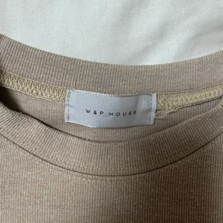 [BUNJANG] W&amp;P HOUSE Beige Round Neck Knit Sweater / W&amp;P HOUSE 베이지 라운드넥 니트 100