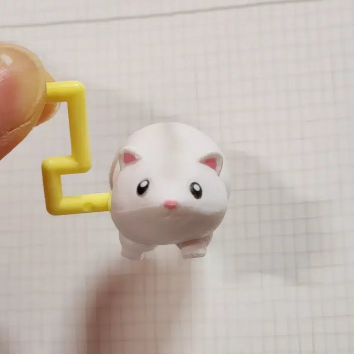 [BUNJANG] Rotating Hamster &amp; Wheel Gacha Capsule Toy Figure (Yellow) / 돌아 돌아라 햄스터 &amp; 쳇바퀴 가챠 캡슐토이 피규어 노랑