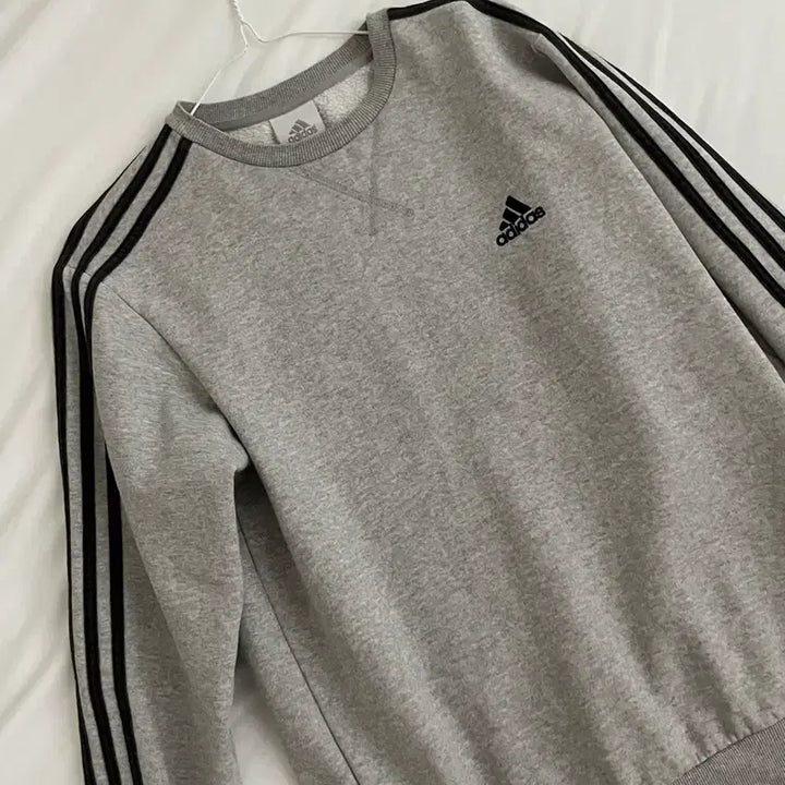 [BUNJANG] Adidas Oversized Gray Sweatshirt / 아디다스 블랙 그레이 오버핏 맨투맨 m