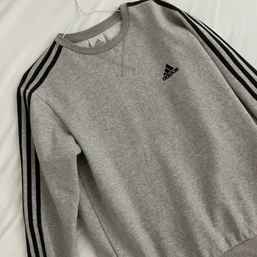 [BUNJANG] Adidas Oversized Gray Sweatshirt / 아디다스 블랙 그레이 오버핏 맨투맨 m