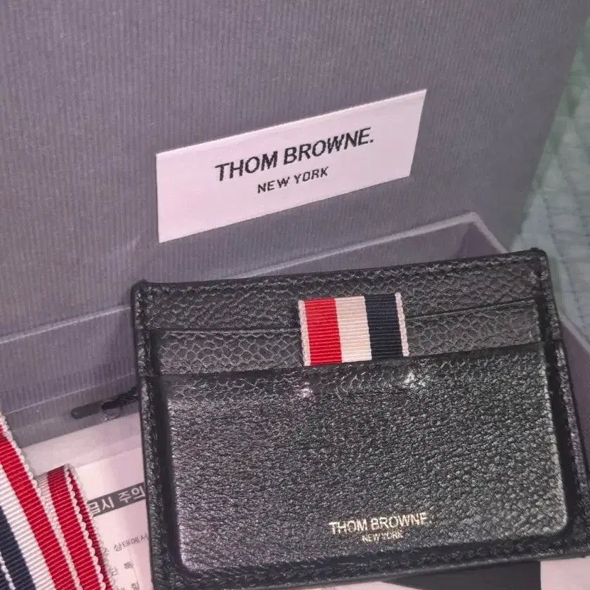 [SOLD OUT] (급처) 톰브라운 페블 카드지갑