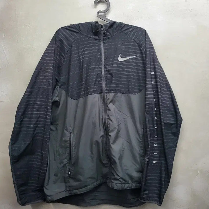 [BUNJANG] Nike Running Windbreaker Jacket / 나이키 런닝 바람막이 블랙 가슴60 기장66