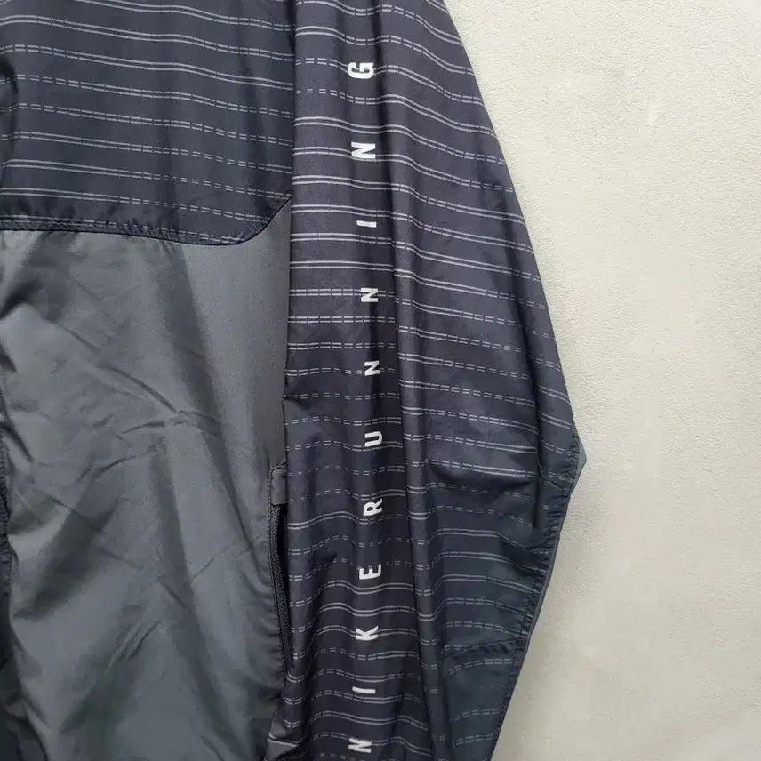 [BUNJANG] Nike Running Windbreaker Jacket / 나이키 런닝 바람막이 블랙 가슴60 기장66