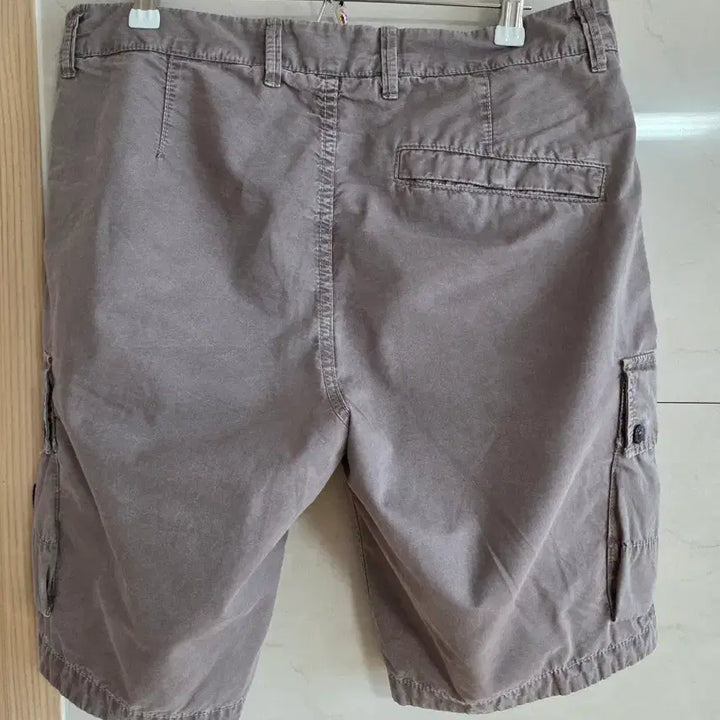 [SOLD OUT] 스톤아일랜드 카고 반바지 브라운