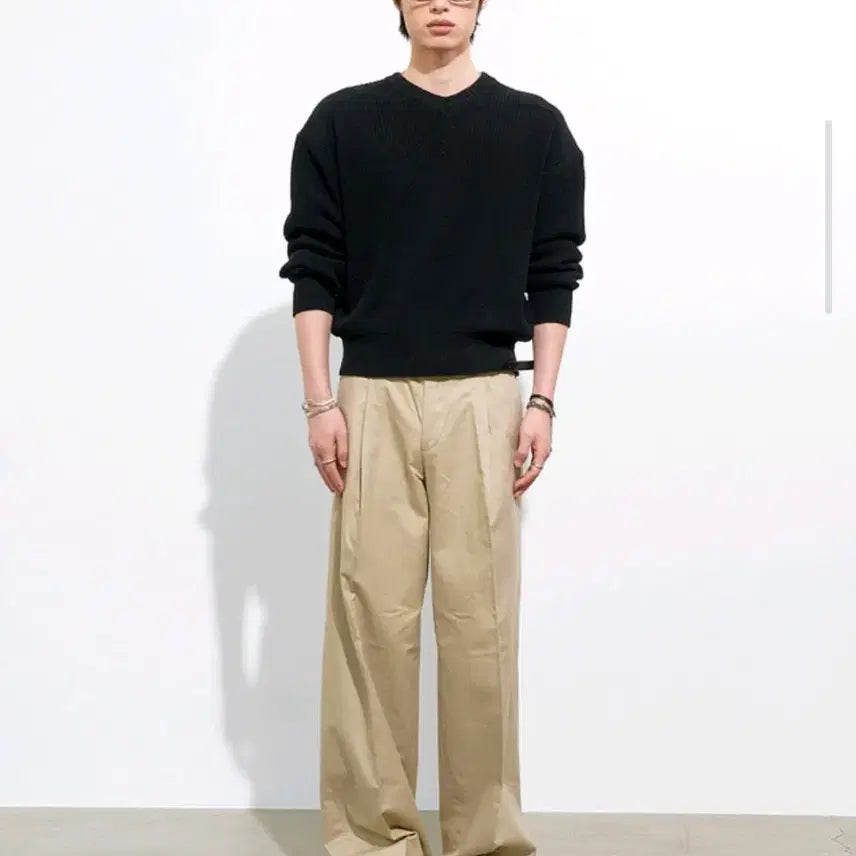 [BUNJANG] Allenne Cropped V-Neck Knit Black Size 2 / (새상품) 알렌느 크롭 브이넥 니트/ 블랙, 2사이즈