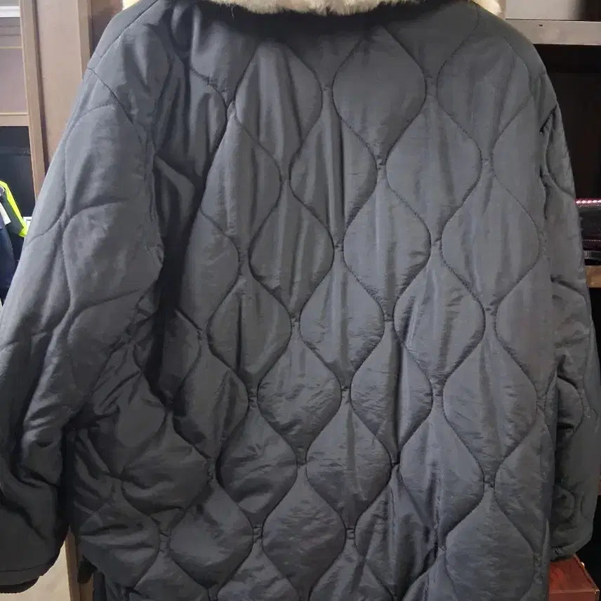 [BUNJANG] PCC Quilted Padded Jumper with Fur Collar (L) / PCC 퀼팅 패딩 점퍼 블랙 퍼 카라(L)