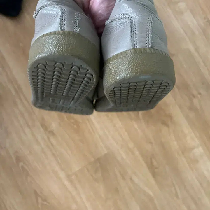 [BUNJANG] Riofa Beige Sneakers 240 / 리오파 베이지 240