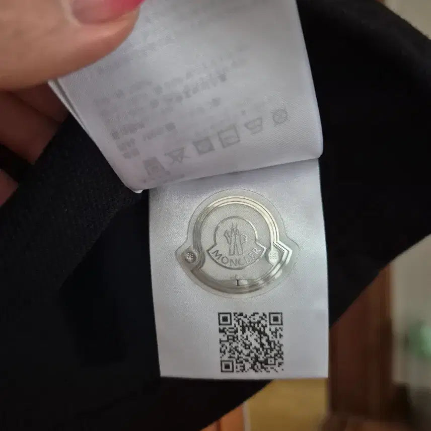 [BUNJANG] 몽클레어 로고 반팔 폴로 티셔츠s / 몽클레어 로고 반팔 폴로 티셔츠s