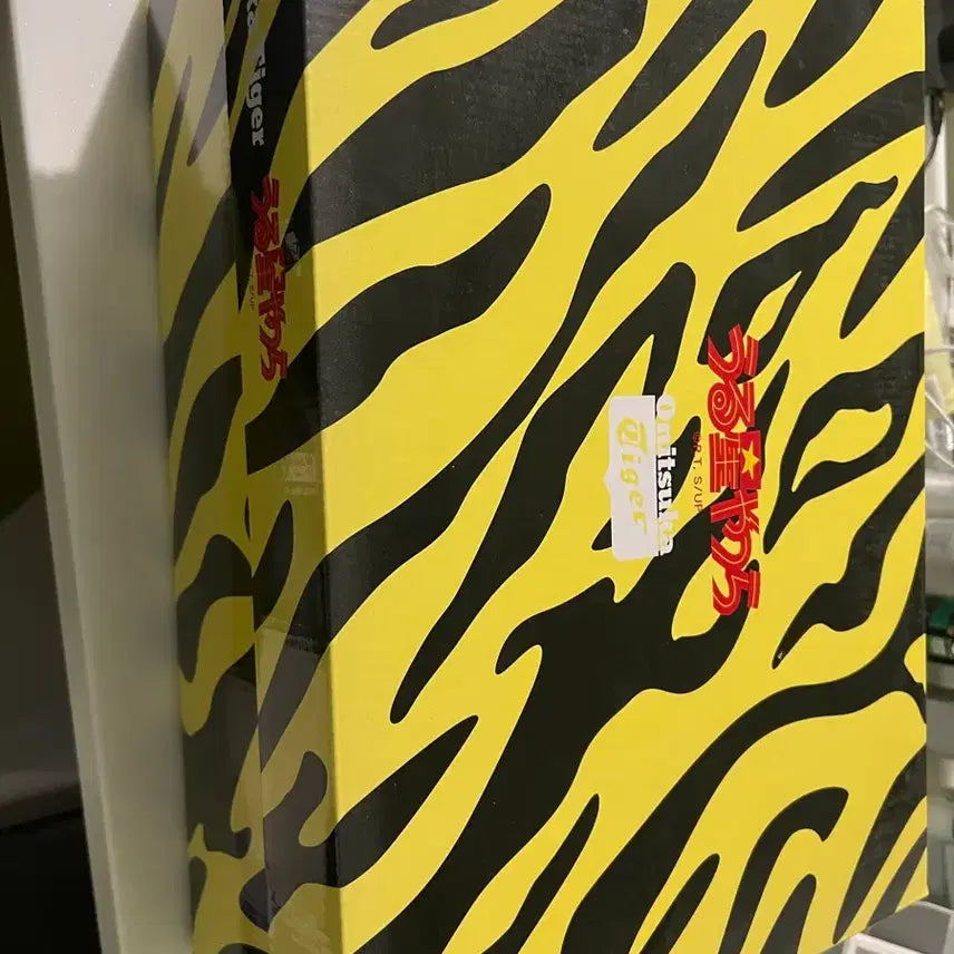 [BUNJANG] Onitsuka Tiger Urusei Yatsura Collaboration Sneakers / 오니츠카타이거 시끌별 녀석들 콜라보 스니커즈 290