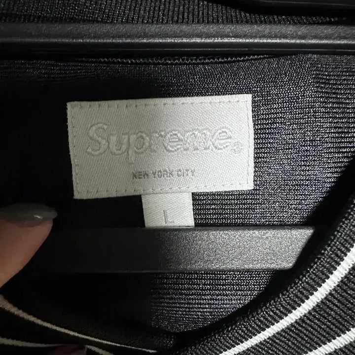 [BUNJANG] Supreme V-Neck Jersey Top / 슈프림 블랙 브이넥 져지 탑