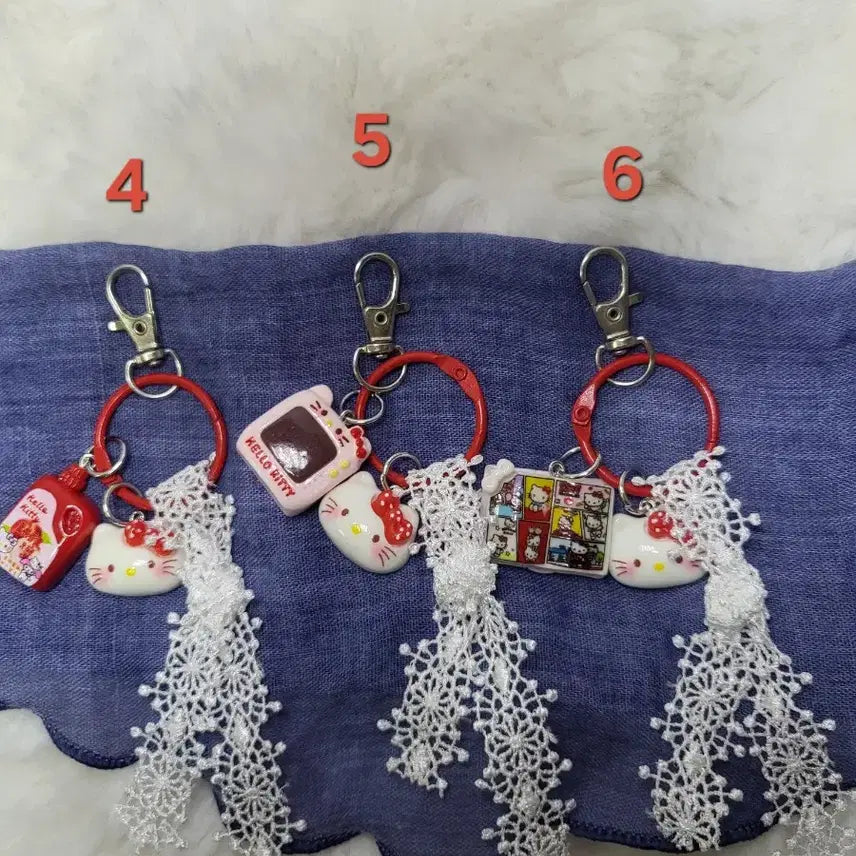 [BUNJANG] Red Ring Kitty Charm with Suede Cord and White Lace / 빨간링 키티키링 샤무드끈과 하얀레이스