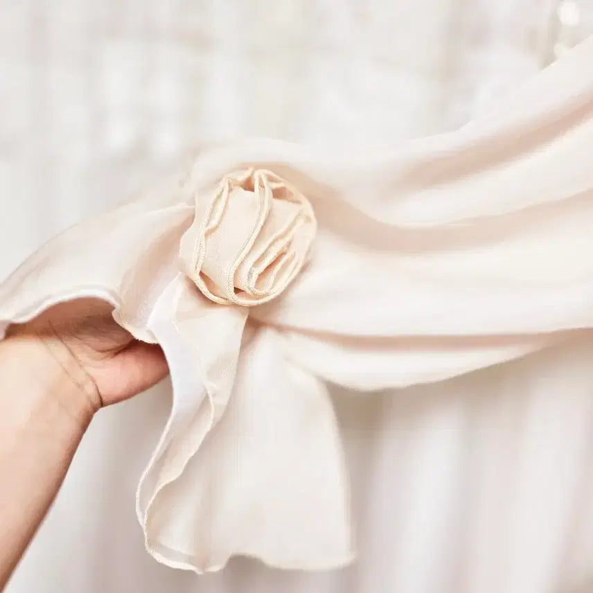 [BUNJANG] Off-Shoulder Corsage Blouse / 오프숄더 코사지 블라우스(택있는새상품)