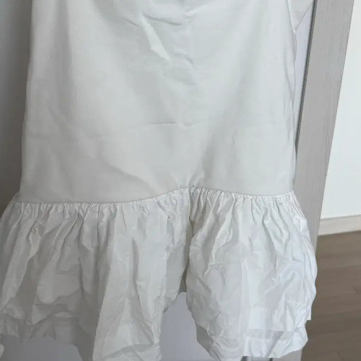 [BUNJANG] Magnete Archive Pintuck Top White Bustier / 마그넷 아카이브 핀턱 탑 화이트 뷔스티에