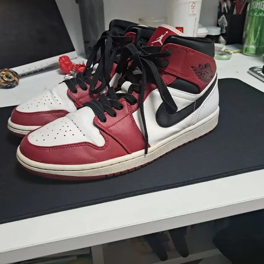 [BUNJANG] Jordan Chicago Mid 2022 Sneakers / 조던 2022 시카고 미드