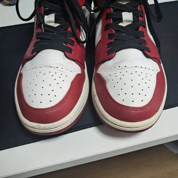 [BUNJANG] Jordan Chicago Mid 2022 Sneakers / 조던 2022 시카고 미드