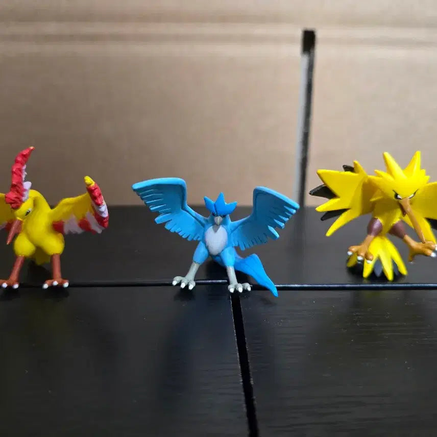[BUNJANG] Moncolle Articuno Zapdos Moltres Figure Set / 몬콜레 포켓몬 전설의 새. 프리저 파이어 썬더 팝니다
