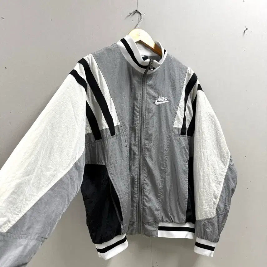 [SOLD OUT] 남성 95 M / 나이키 리이슈 우븐 바람막이