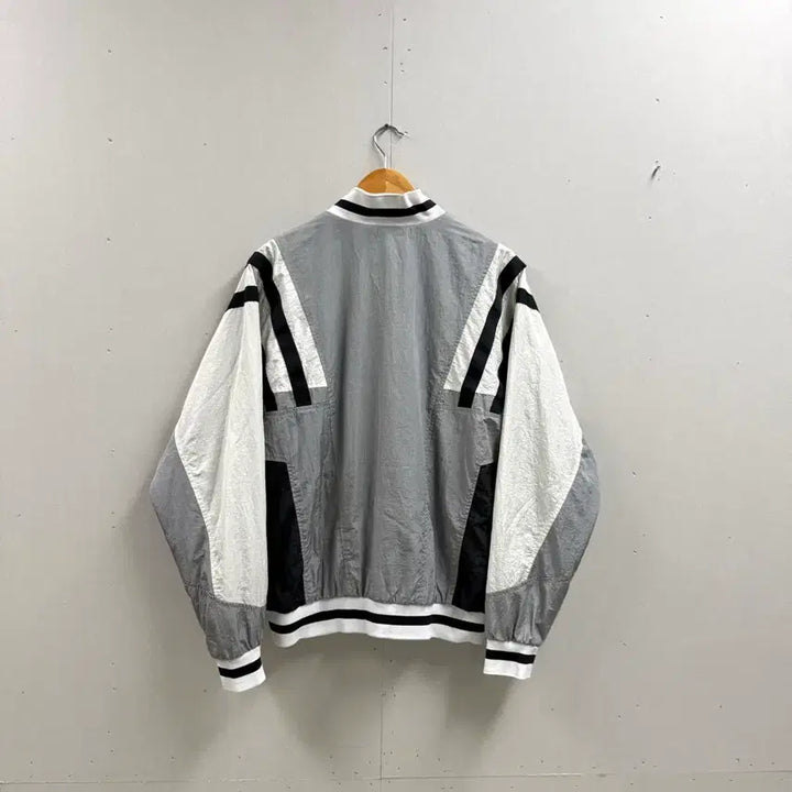 [SOLD OUT] 남성 95 M / 나이키 리이슈 우븐 바람막이