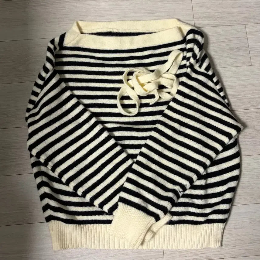 [BUNJANG] Striped Knit Top / 스트라이프 니트