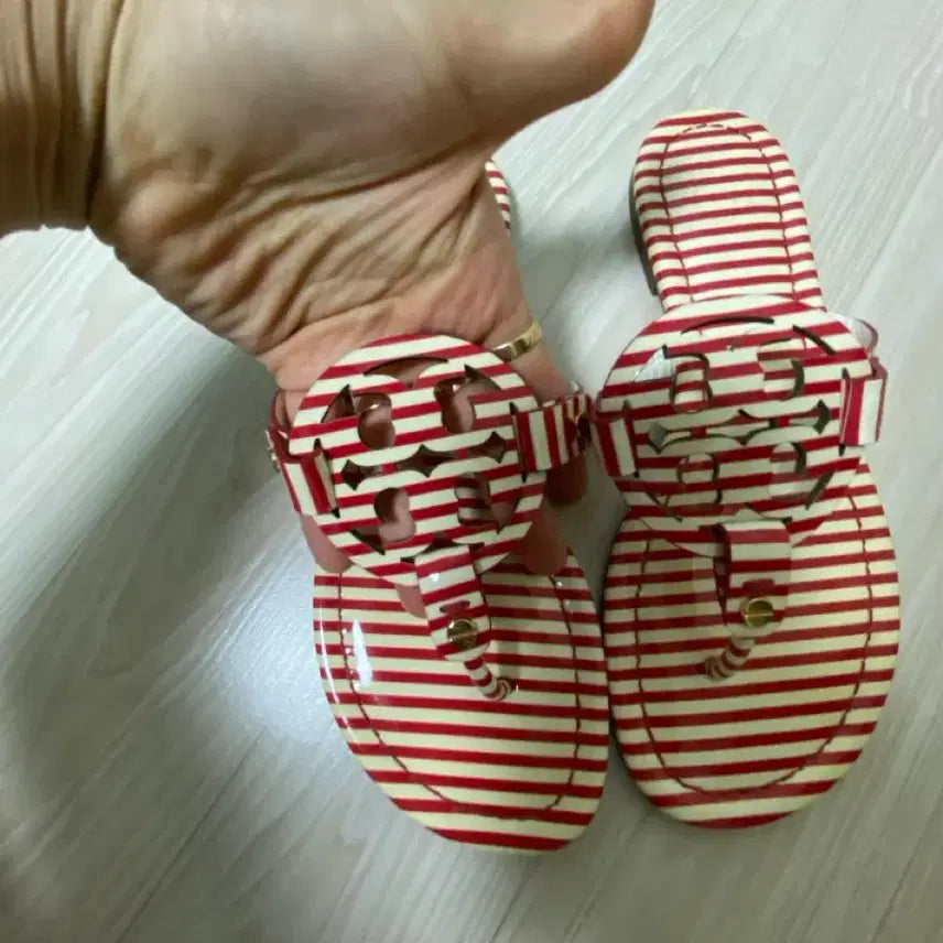 [BUNJANG] Tory Burch Flip-Flops Size 6.5 / 토리버치 쪼리 235 (6.5)
