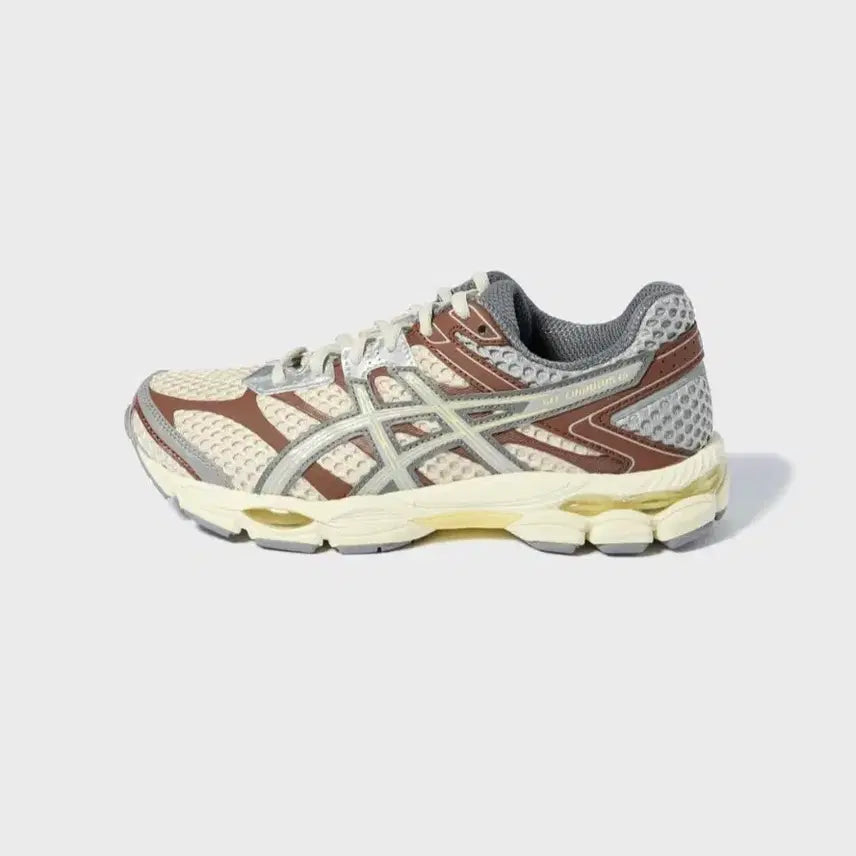 [BUNJANG] Asics Gel Cumulus 16 Sneakers / 아식스 X 에미 젤 큐물러스 16