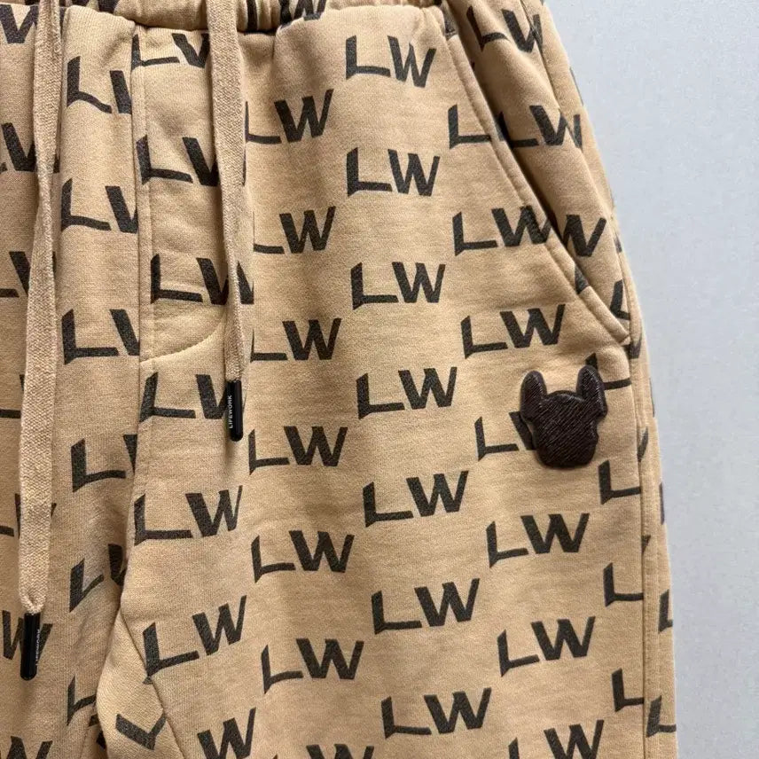 [SOLD OUT] 남성 95 M / 라이프워크 id그램 후드티 + 조거팬츠 세트