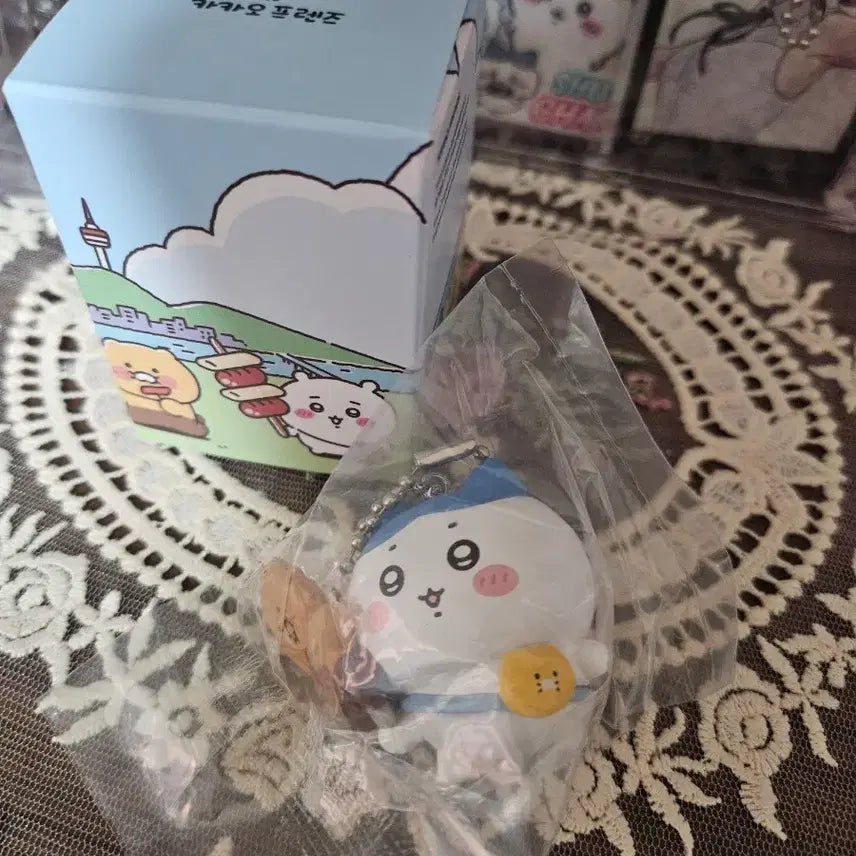 [SOLD OUT] 카카오프렌즈x먼작귀 콜라보 피규어 하치와레 박스있음