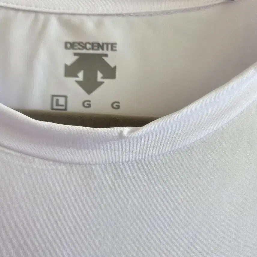 [BUNJANG] Bose Descente White Functional T-shirt / 보세데상트 화이트 기능성 티셔츠