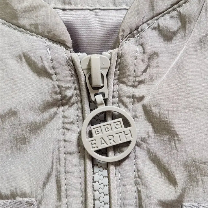 [SOLD OUT] BBC EARTH 여성 경량 패딩 조끼 애쉬그레이 S