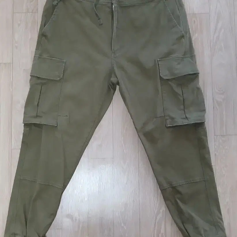 [BUNJANG] Zara Khaki Cargo Pants 34 / 자라 Zara 카키 카고 팬츠 34