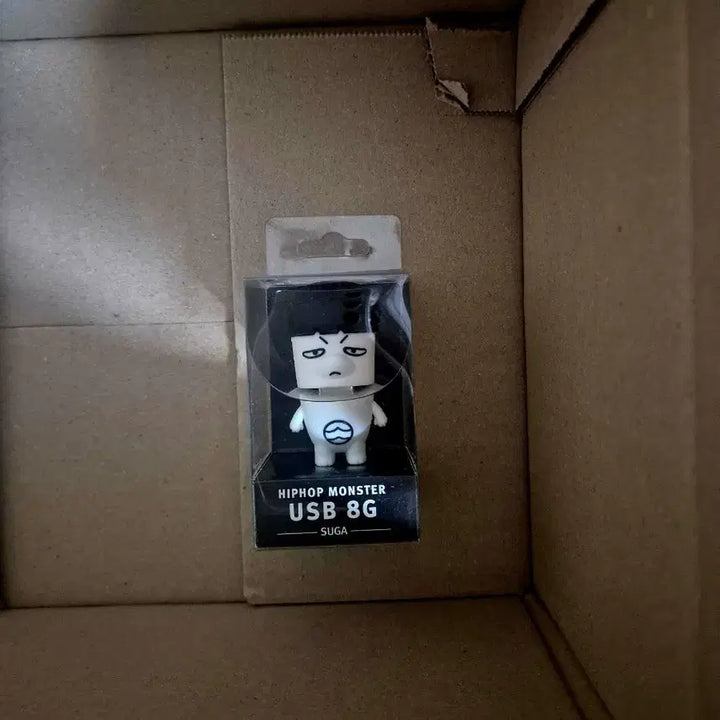 [BUNJANG] BTS Suga Hip Hop Monster USB Figure / 새) BTS 방탄 힙합몬스터 슈가 USB 8G 피규어