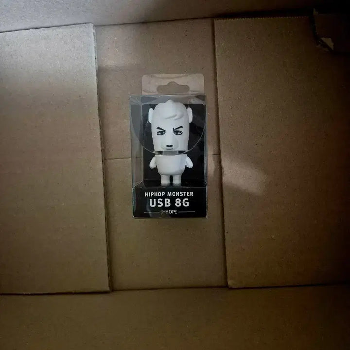 [SOLD OUT] BTS 방탄 J-Hope 힙합몬스터 USB 8G 피규어