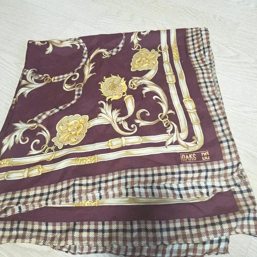 [BUNJANG] Daks Silk Check Pattern Scarf / 닥스 실크 100%스카프 체크 패턴 장식