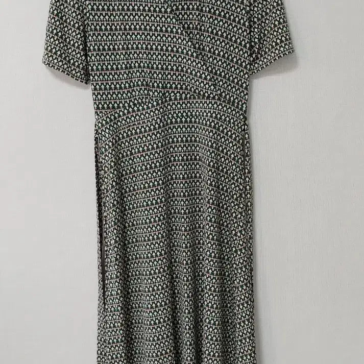 [BUNJANG] Plastic Island Patterned Wrap Dress / 플라스틱 아일랜드 패턴 랩 원피스
