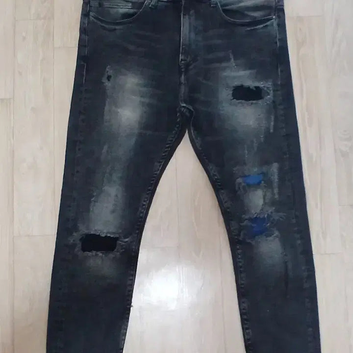 [SOLD OUT] 자라 Zara 흑청 데미지 슬림핏 데님 32 럭셔리