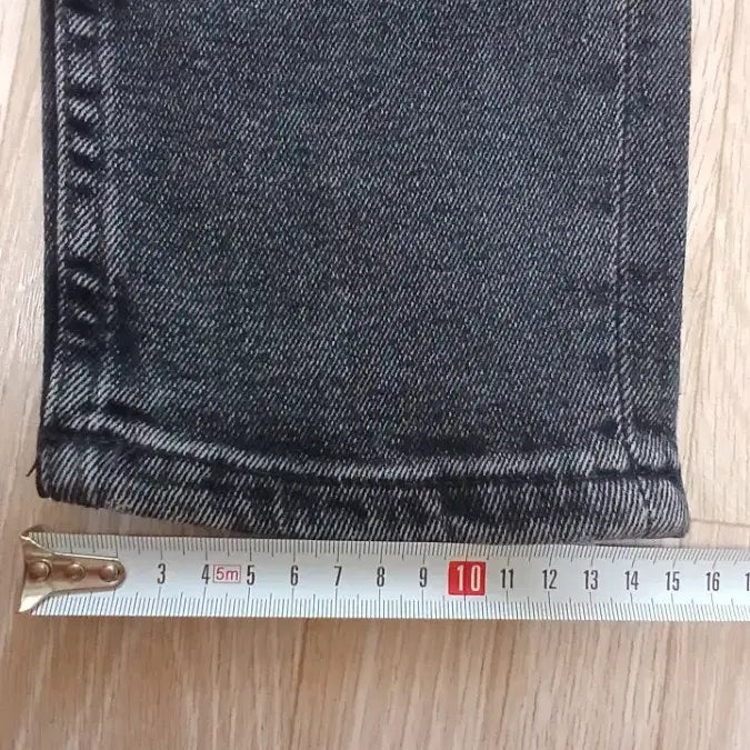 [SOLD OUT] 자라 Zara 흑청 데미지 슬림핏 데님 32 럭셔리