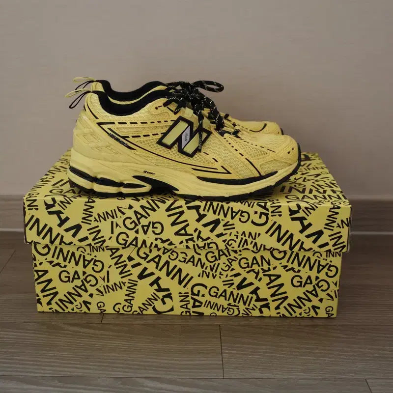 [BUNJANG] New Balance x GANNI 1906R Blazing Yellow / [225mm] 뉴발란스 x 가니 1906R 블레이징 옐로우