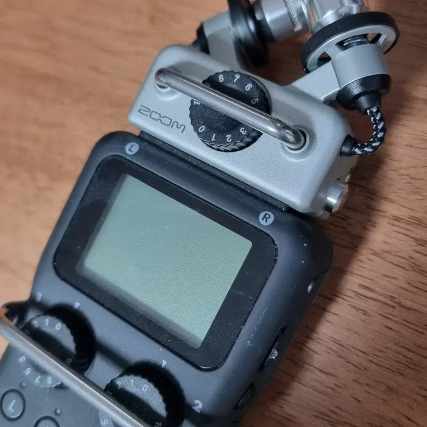 [SOLD OUT] ZOOM H5  녹음기 (핸디레코더) 판매합니다