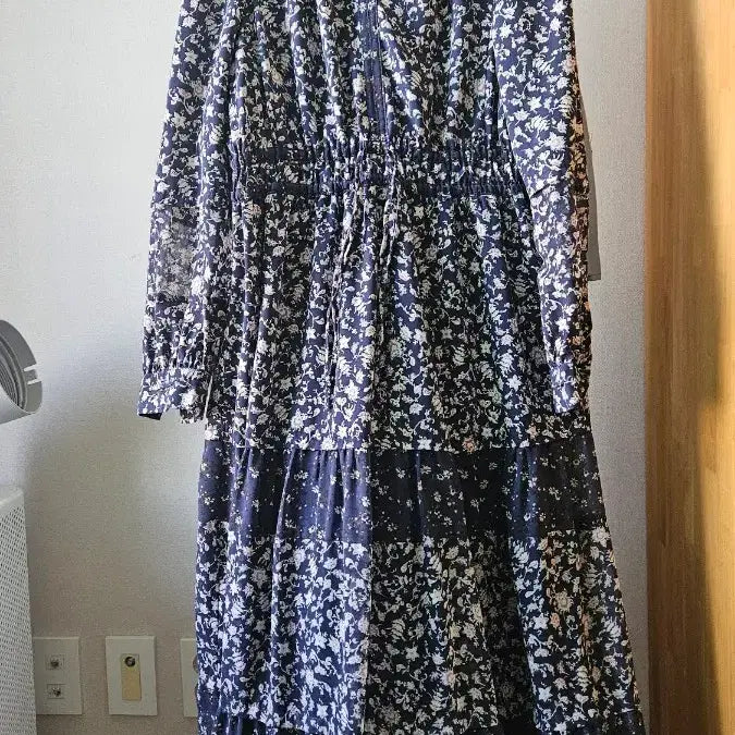 [BUNJANG] Thursday Floral Long Dress Navy / 써스데이  원피스 잔꽃무늬 Navy