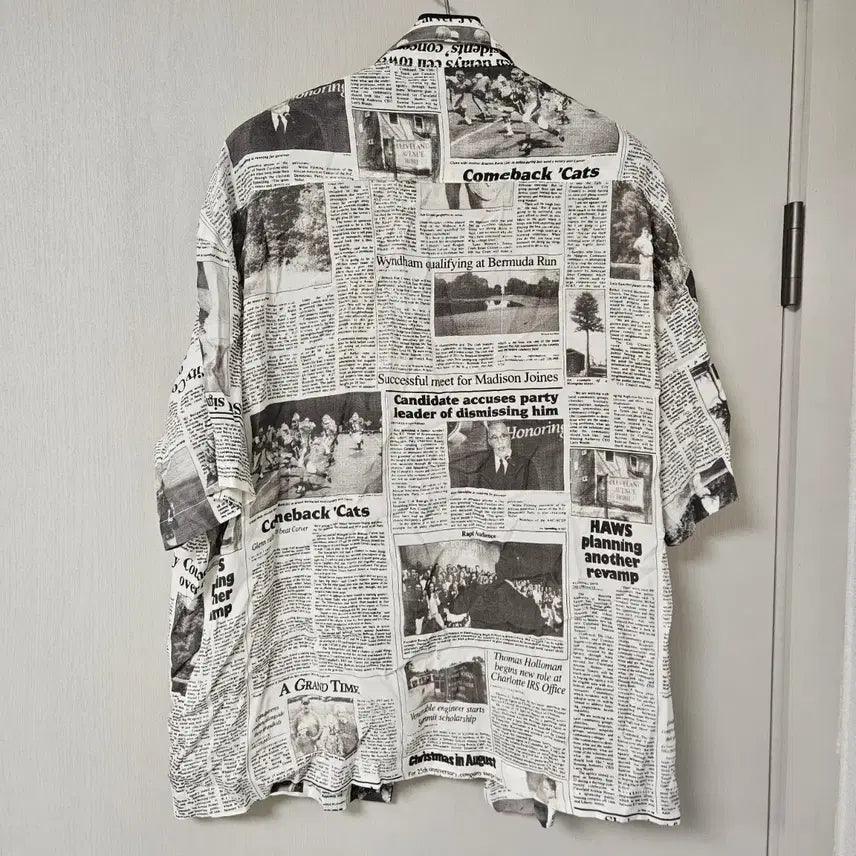 [BUNJANG] Newspaper Pattern Oversized Shirt / 뉴스페이퍼셔츠 (Free)