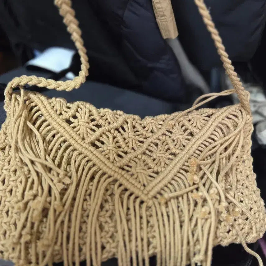 [BUNJANG] Knitted Fringe Shoulder Bag / 페스티벌에서 딱! 뜨개질 숄더백 가방