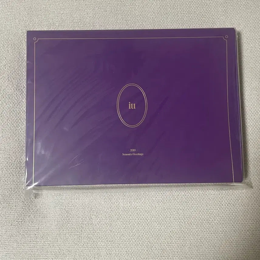 [SOLD OUT] 아이유 2019 시즌그리팅 미개봉