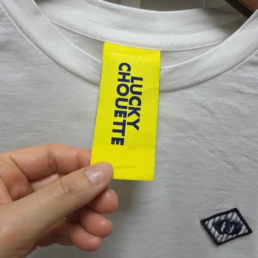 [SOLD OUT] 럭키슈에뜨  반팔 크롭 티셔츠