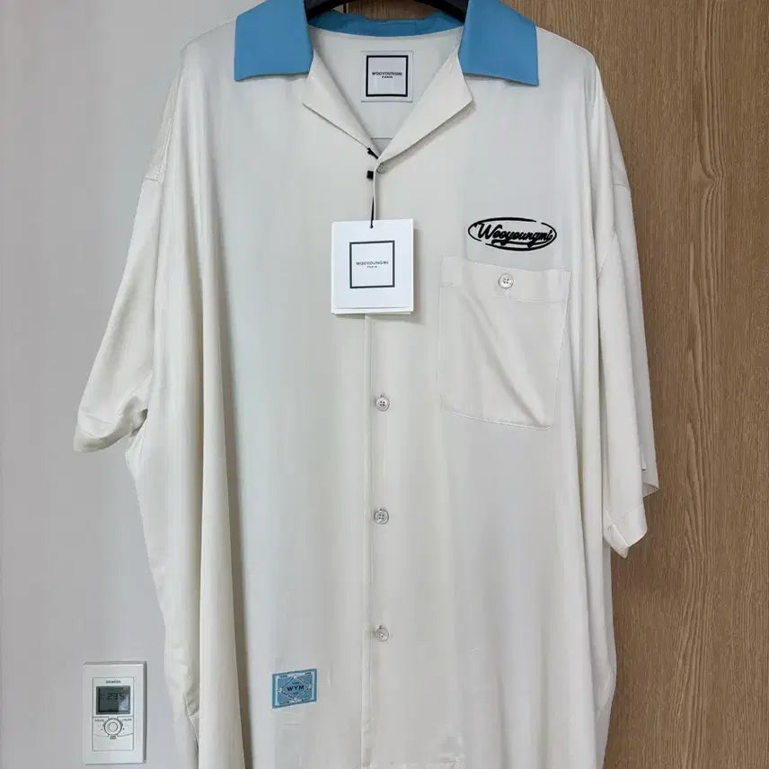 [SOLD OUT] 25ss 우영미 그래픽 사틴 셔츠 아이보리  50사이즈