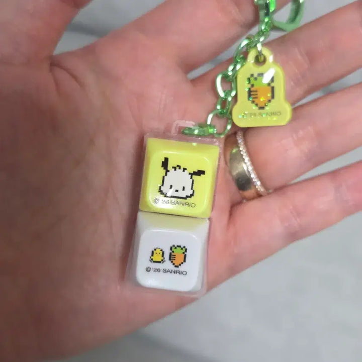 [SOLD OUT] 산리오 LED 키캡 키링(헬로키티/마이멜로디/시나모롤/포차코)