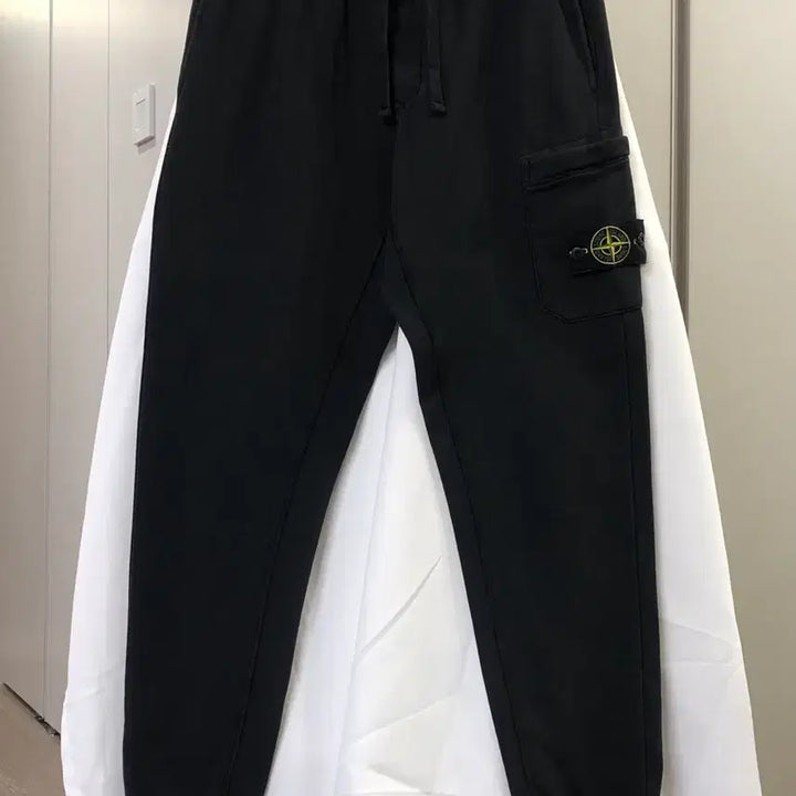 [BUNJANG] Stone Island Black Cargo Jogger Pants L (Approx. 32-inch Waist) / 스톤아일랜드 블랙 카고 조거팬츠 L(32인치 전후)