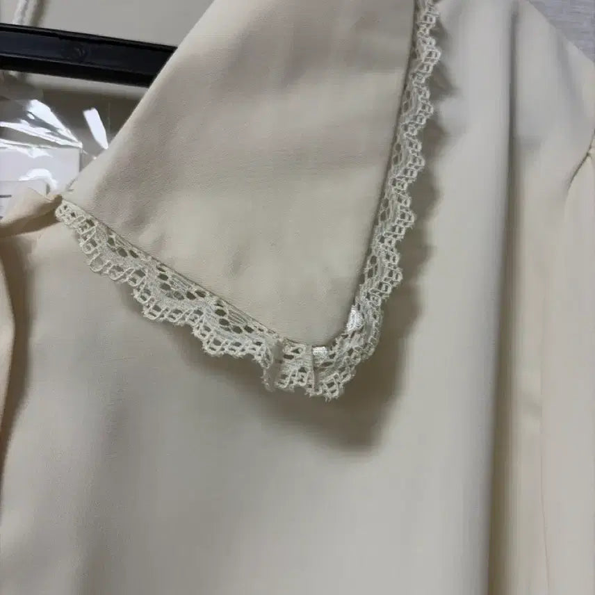 [BUNJANG] Vintage Ivory Lace Blouse / 일본빈티지 블라우스