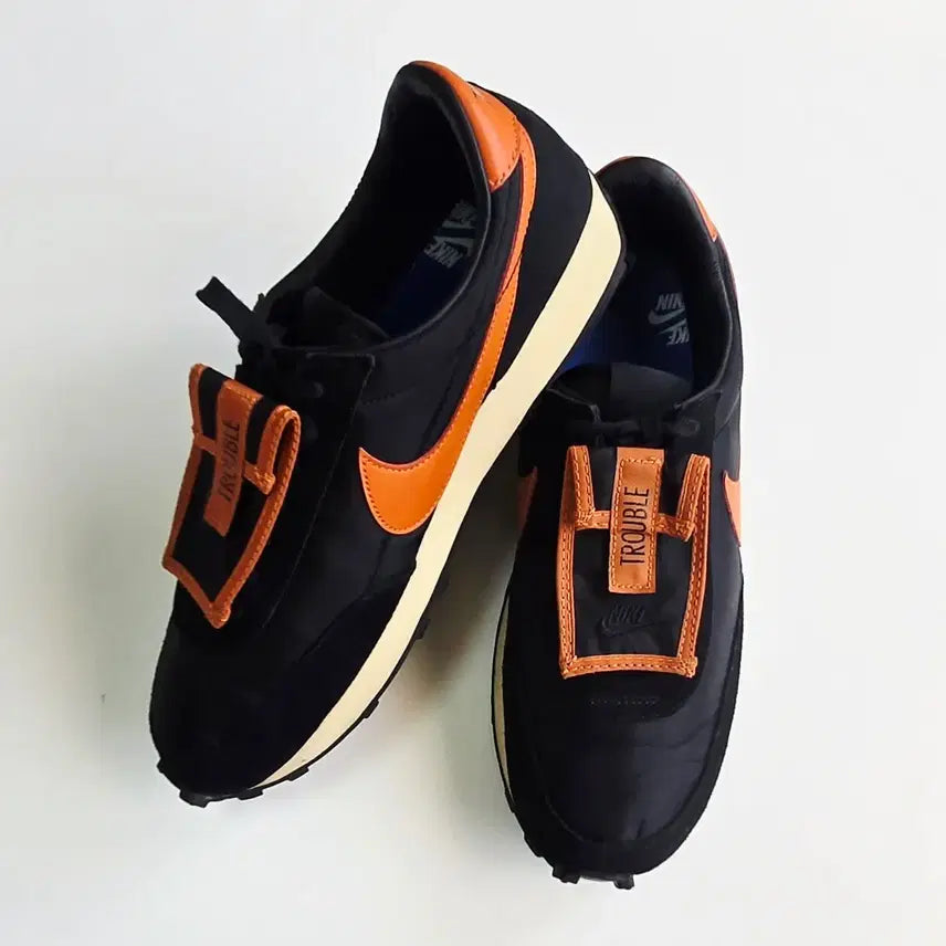 [BUNJANG] Nike Daybreak Starfish Black Orange Sneakers / 나이키 데이브레이크 스타피쉬 블랙 오렌지 275mm