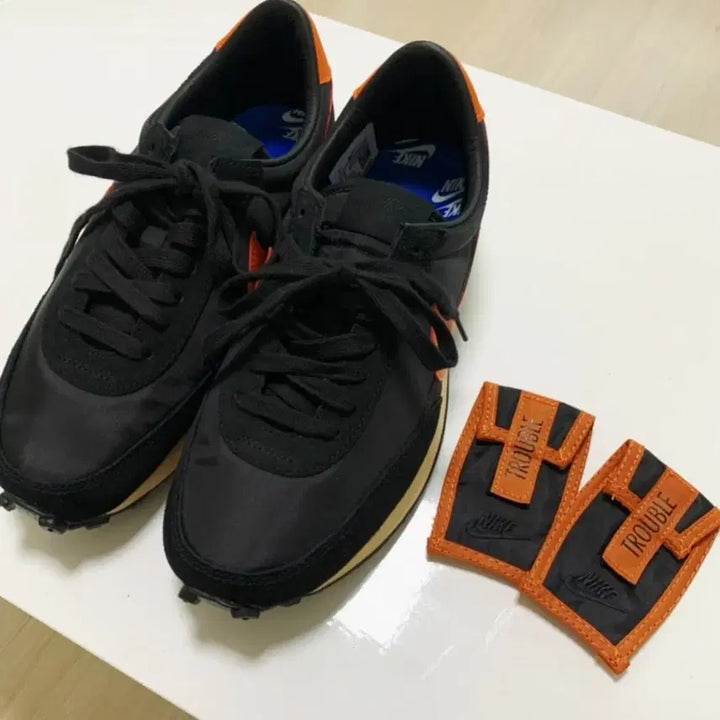 [BUNJANG] Nike Daybreak Starfish Black Orange Sneakers / 나이키 데이브레이크 스타피쉬 블랙 오렌지 275mm